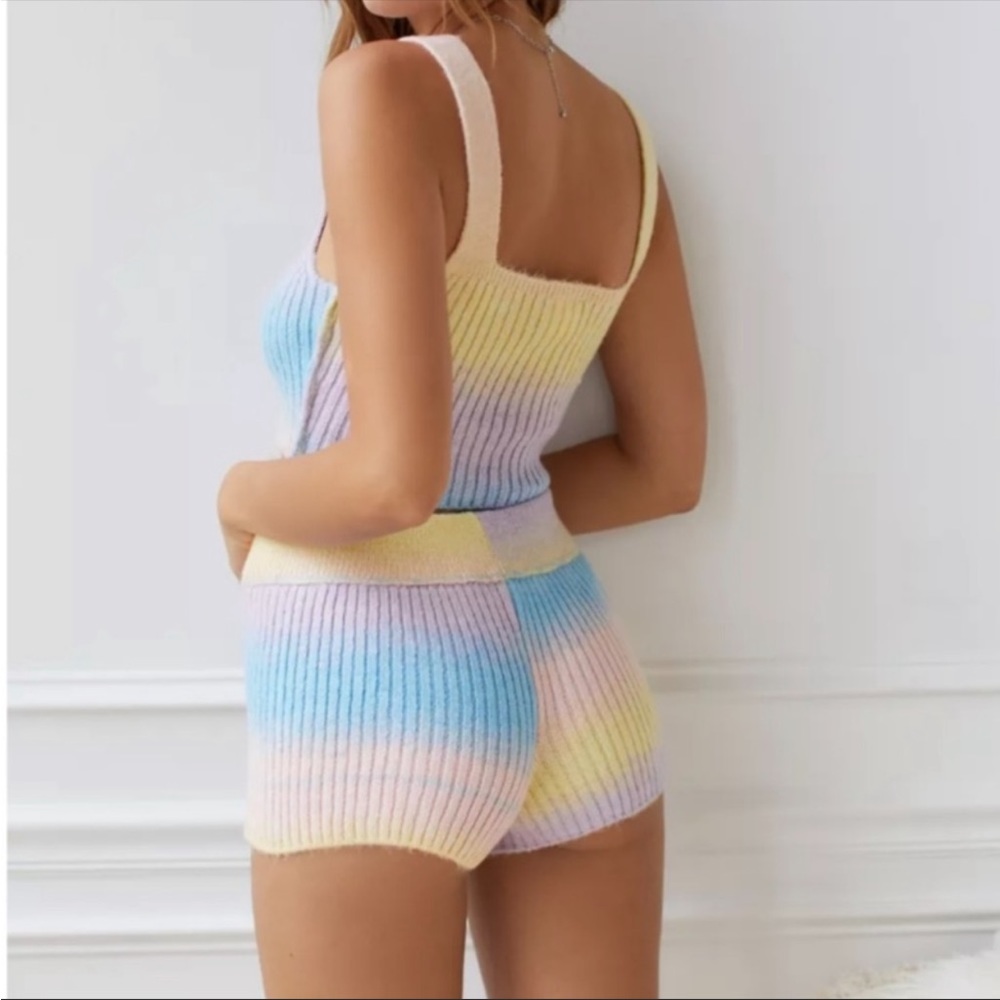 LIKE NEW🌈RAINBOW🌈OMBRÉ KNIT SHORTS - Picture 1 of 8